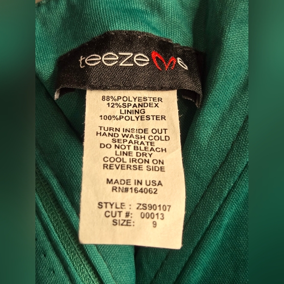 NWT Teeze Me Juniors' Off the Shoulder Satin Gown - Picture 8 of 9